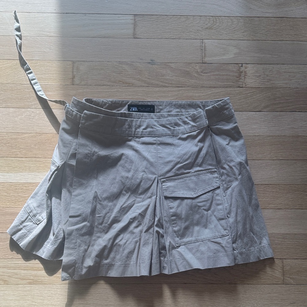 Zara Women's Cargo Skirt/Skort in Tan